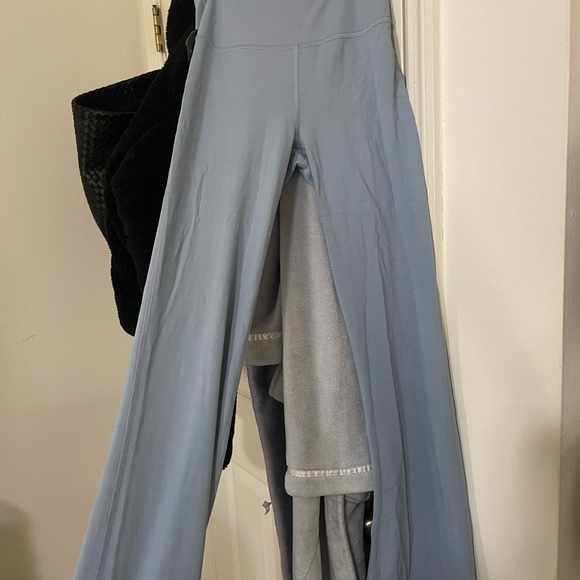 NEW Lululemon high rise yoga pants *regular length* - Picture 2 of 3